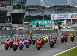 Jadwal MotoGP Malaysia 30 Oktober-1 November 2026 Sejumlah pembalap MotoGP melaju bersama di lintasan Sirkuit Sepang Malaysia