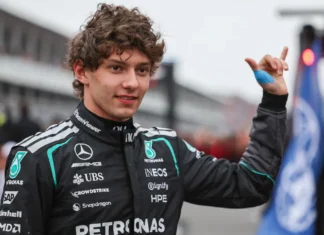 Dua Poin Lagi, Antonelli Bisa Juara Dunia F1 di Meksiko Pembalap Mercedes Kimi Antonelli mengenakan pakaian tim berwarna hitam
